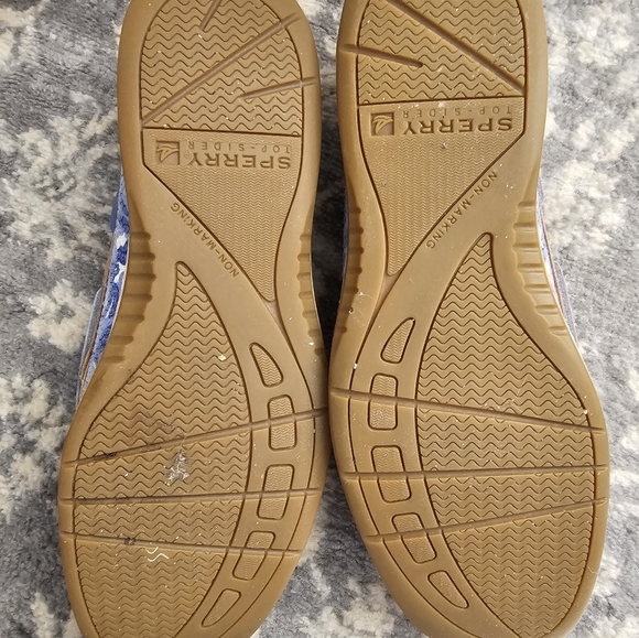 Shoes - Picture 3 of 5